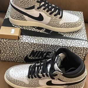 Nike Men's white cement Jordan Retro 1 size 12.5